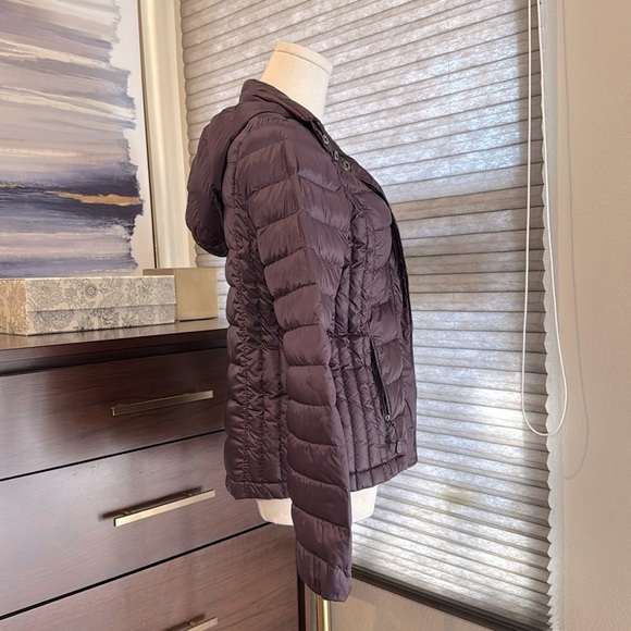 Woman's Lightweight Purple Puffer Jacket with Removable Hood, Size XS - Picture 3 of 7